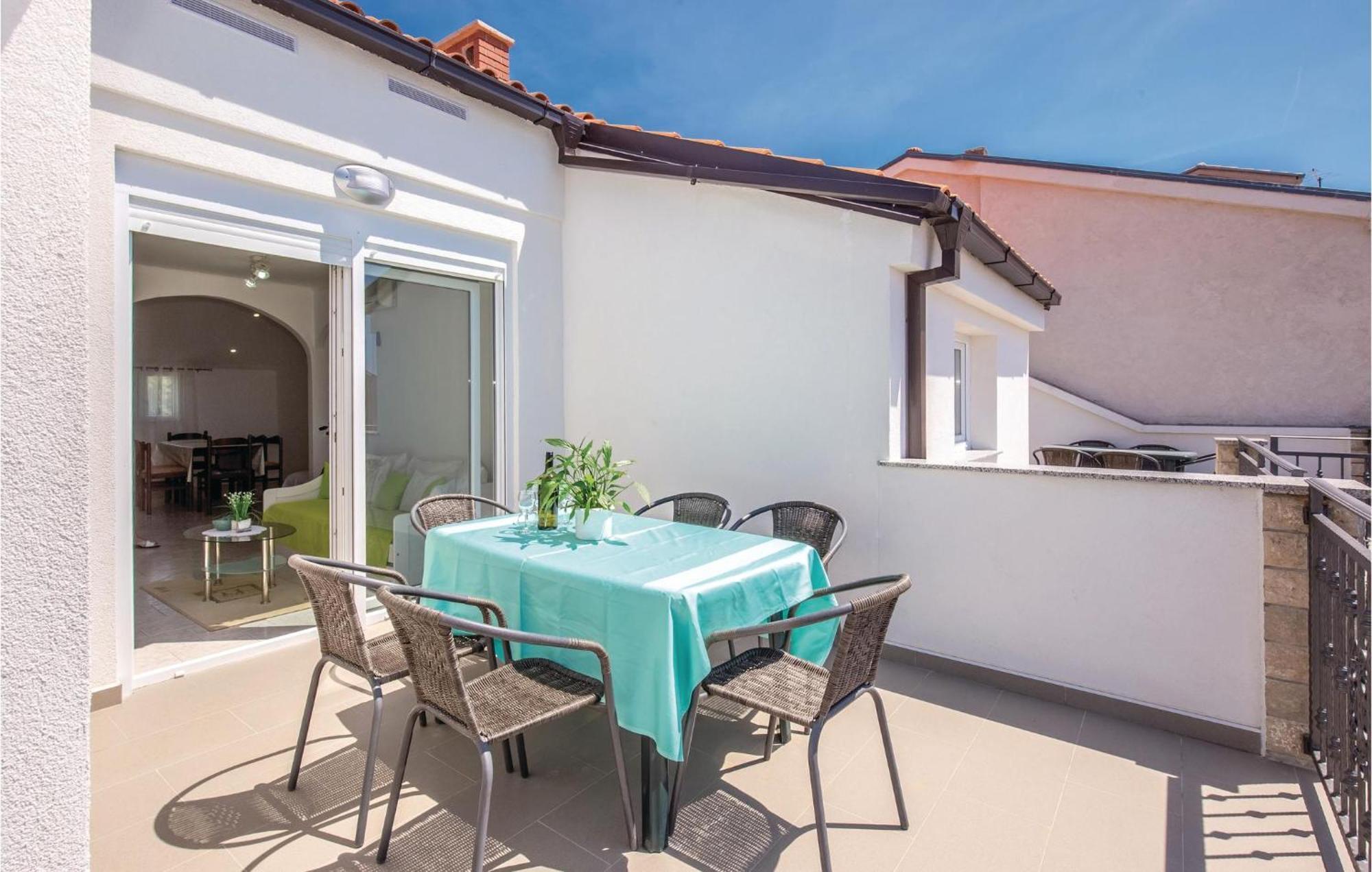 Nice Apartment In Crikvenica With Wifi מראה חיצוני תמונה