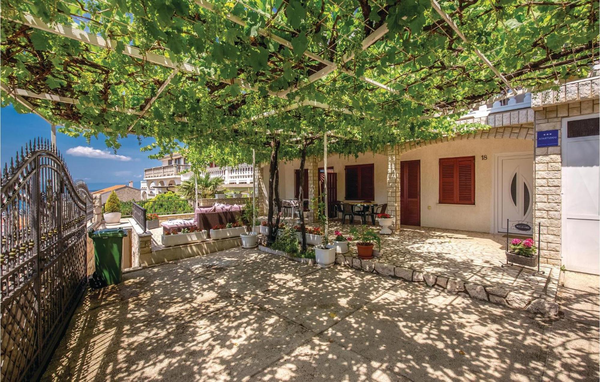 Nice Apartment In Crikvenica With Wifi מראה חיצוני תמונה