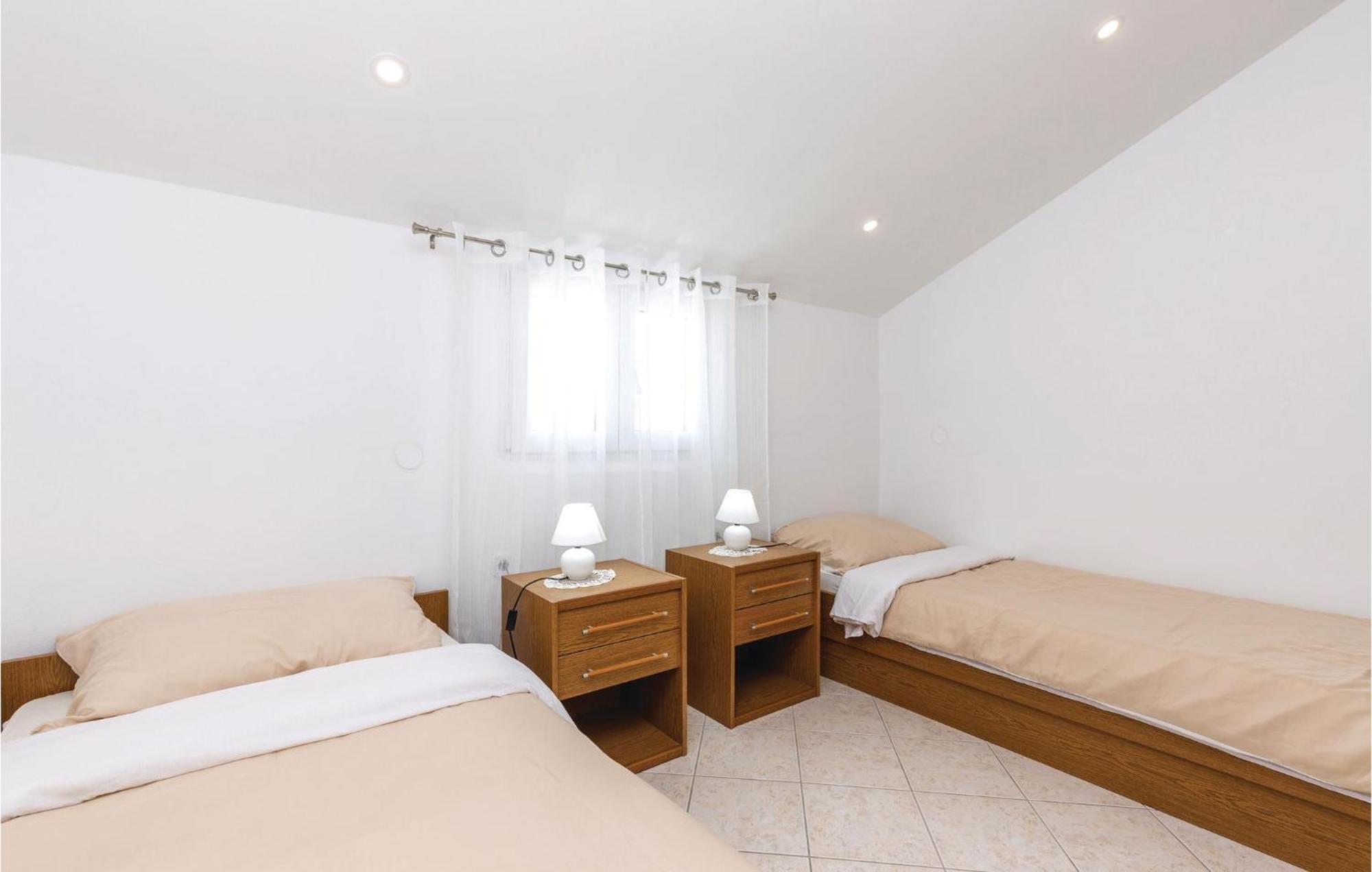 Nice Apartment In Crikvenica With Wifi מראה חיצוני תמונה